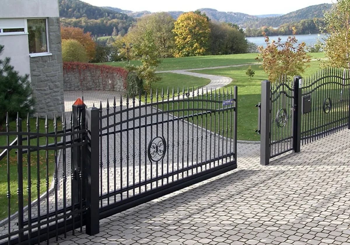 Aluminium-Dach mit seitlicher Verglasung